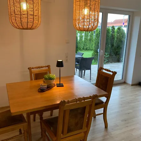 Helle, Grosszuegige Mit Carport Und Terrasse Zum Wohlfuehlen Nr 1 Langenenslingen