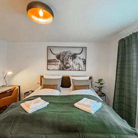 Helle, Grosszuegige Mit Carport Und Terrasse Zum Wohlfuehlen Nr 1 דירה Langenenslingen