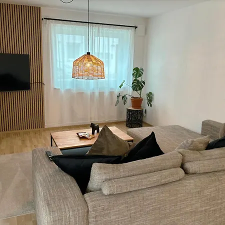 Helle, Grosszuegige Mit Carport Und Terrasse Zum Wohlfuehlen Nr 1 דירה Langenenslingen