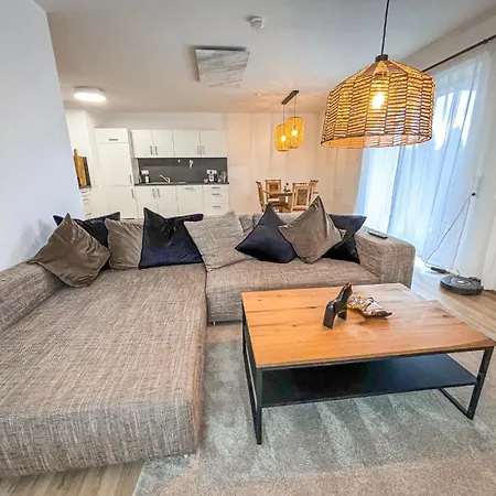 Helle, Grosszuegige Mit Carport Und Terrasse Zum Wohlfuehlen Nr 1 דירה